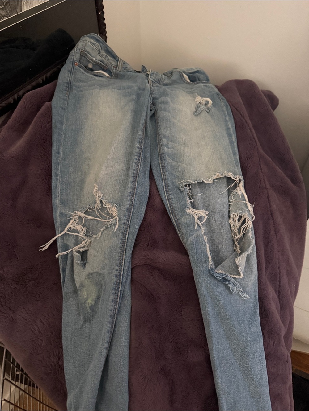American Eagle Outfitters Light Blue Distressed Skinny Jeans